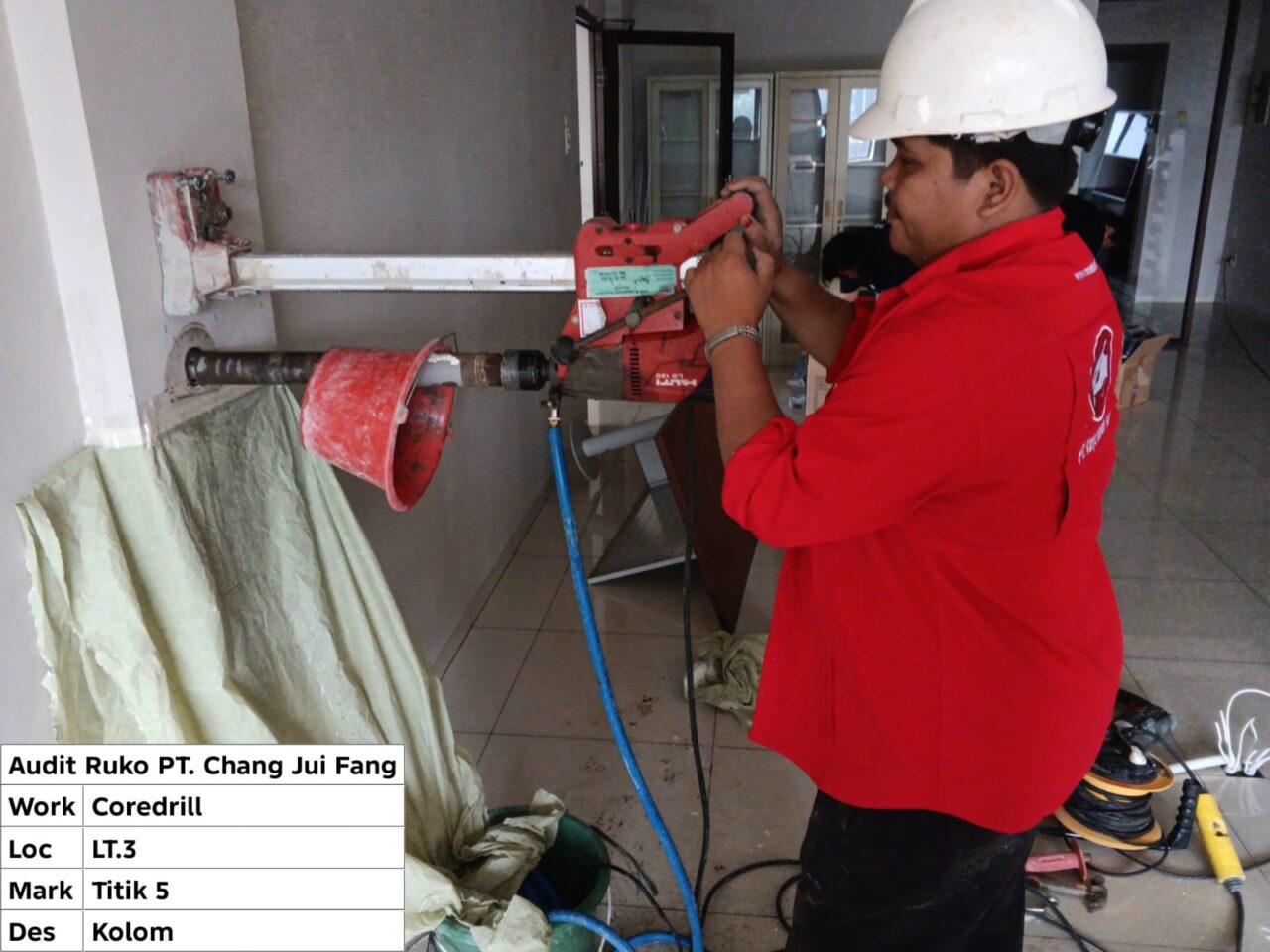 Koordinasi dan pengawasan seluruh tahap proyek konstruksi secara profesional