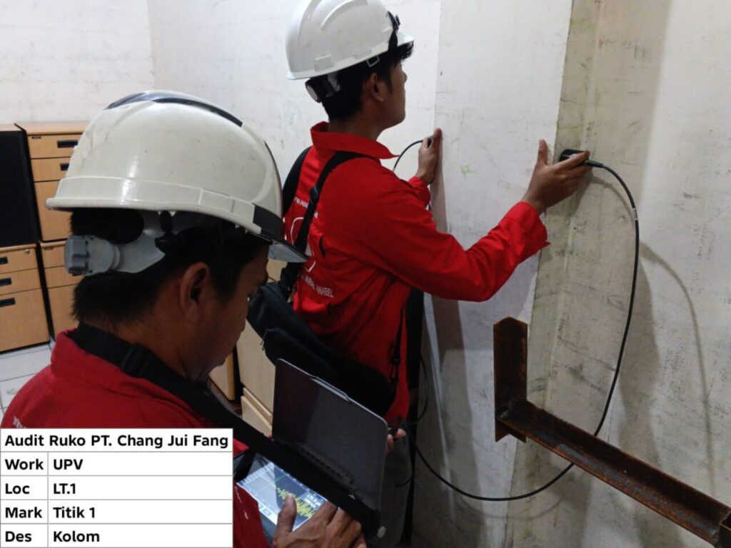Pengujian Uji Tingkat Kekerasan Hardness Test Bahan oleh Tim Engineer Anabel